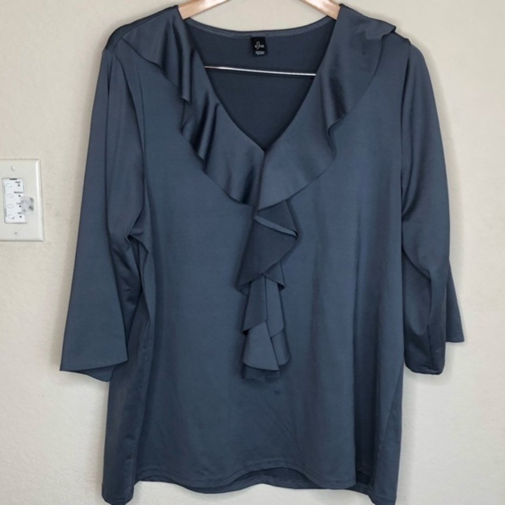 eShe Gray Ruffle 3/4 Sleeve Top
